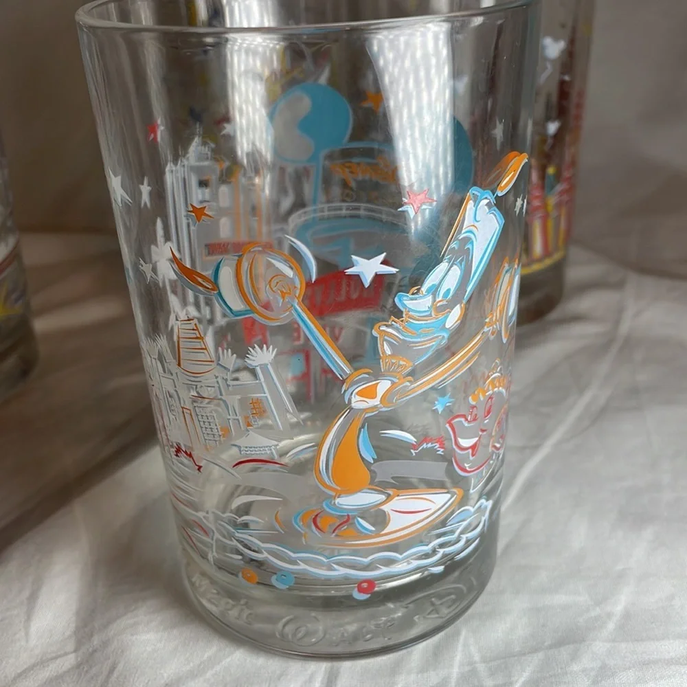 4 Walt Disney World collectible glassware - Picture 5 of 6